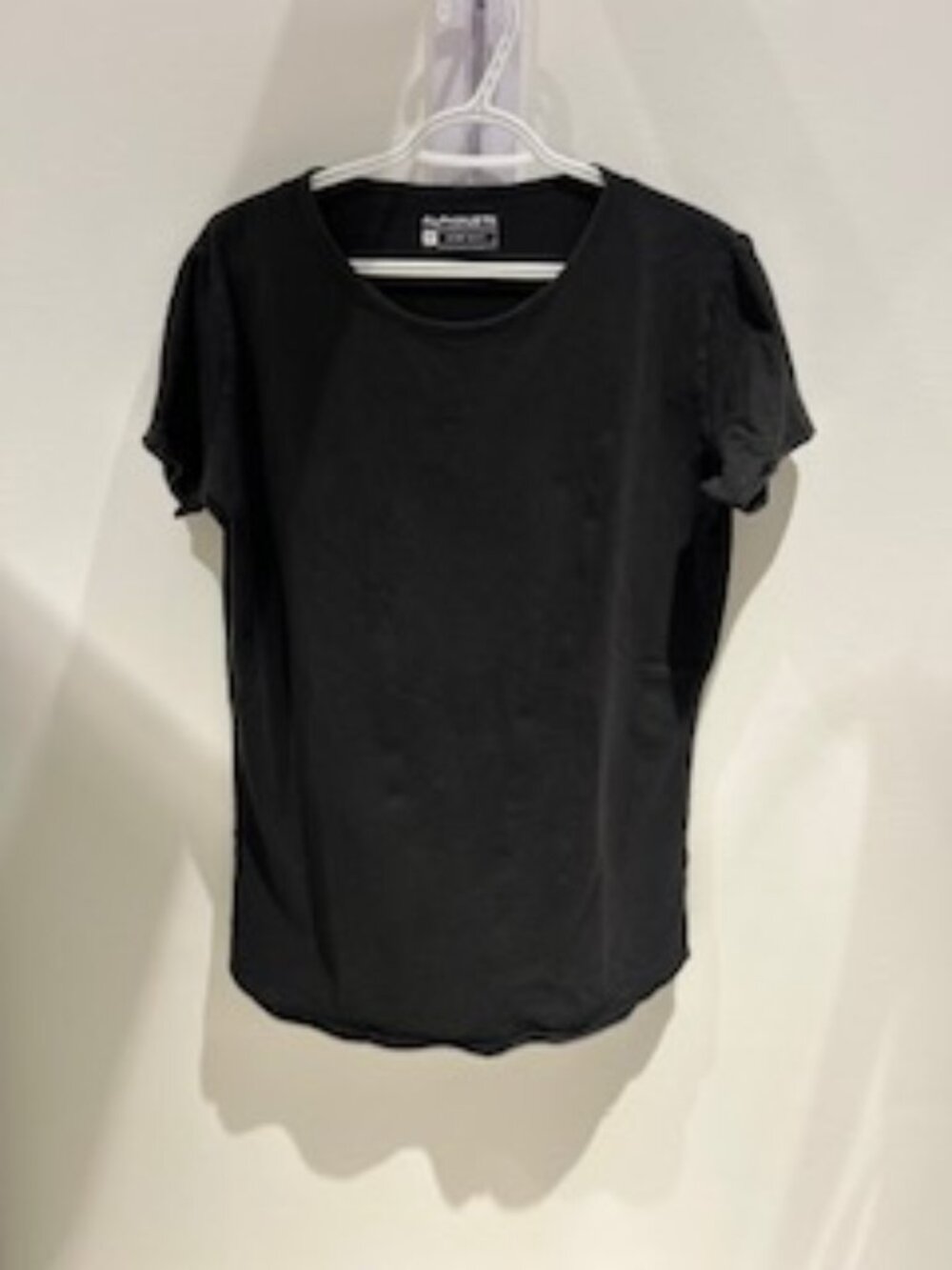 Alphalete Lifestyle Fit Black Short Sleeve t-shirt.